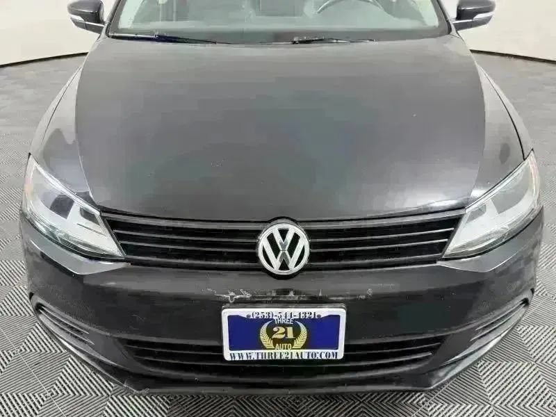 Used 2012 Volkswagen Jetta SE FWD image 3