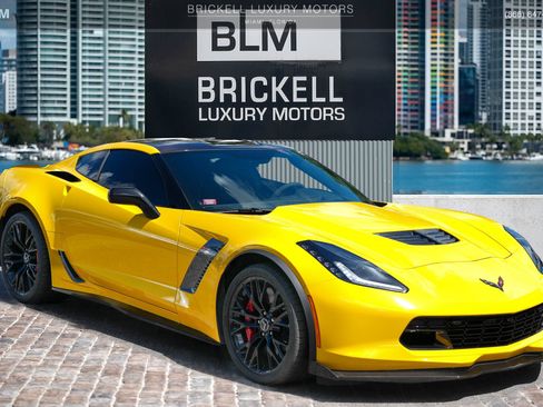 Used 2015 Chevrolet Corvette Z06 w/ 3LZ Preferred Equipment Group RWD image 1