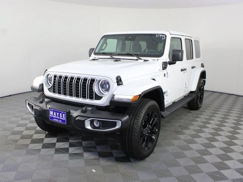 Used 2025 Jeep Wrangler Unlimited Sahara AWD/4WD image 20