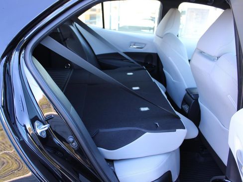 Used 2023 Toyota Corolla SE image 31