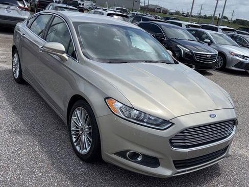 Used 2015 Ford Fusion SE w/ Equipment Group 202A FWD image 5