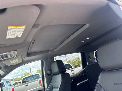 Used 2025 GMC Sierra 1500 Denali w/ Denali Reserve Package AWD/4WD image 13