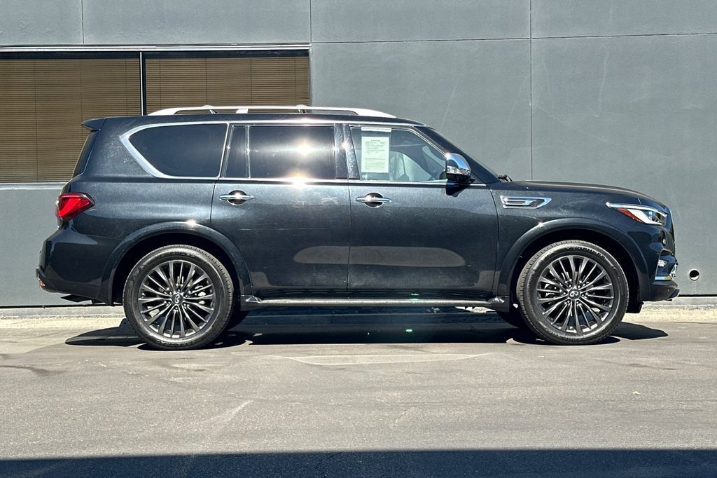 Used 2022 INFINITI QX80 Sensory w/ Cargo Package AWD/4WD image 3