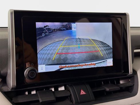 Used 2023 Toyota RAV4 XLE AWD/4WD image 17