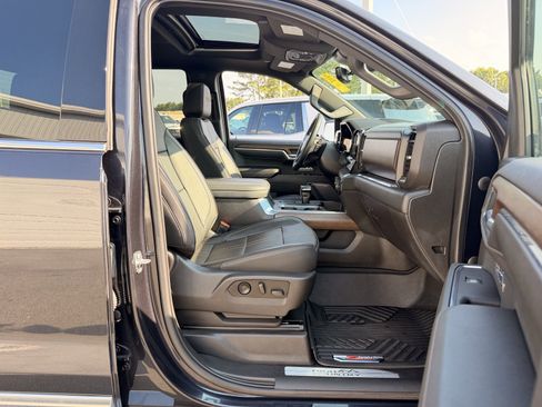Used 2023 Chevrolet Silverado 1500 High Country w/ Technology Package AWD/4WD image 33