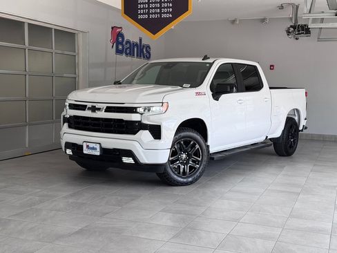 Used 2024 Chevrolet Silverado 1500 RST w/ Z71 Off-Road Package AWD/4WD image 2