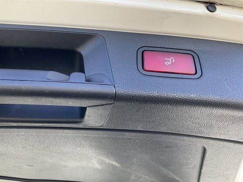 Used 2010 Mercedes-Benz GLK 350 4MATIC image 10