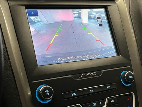 Used 2020 Ford Fusion SE FWD image 27