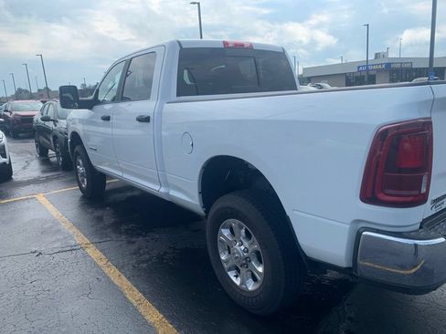 Used 2025 RAM 2500 Big Horn AWD/4WD image 7