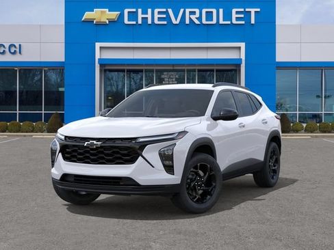 New 2026 Chevrolet Trax LT w/ Driver Confidence Package FWD image 6