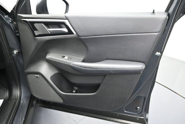 Used 2025 Mitsubishi Outlander SE FWD image 32