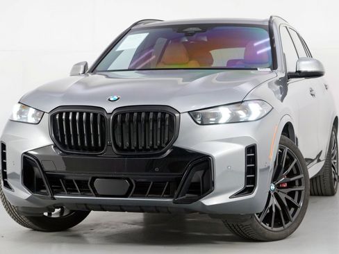 Used 2024 BMW X5 sDrive40i w/ M Sport Package image 3