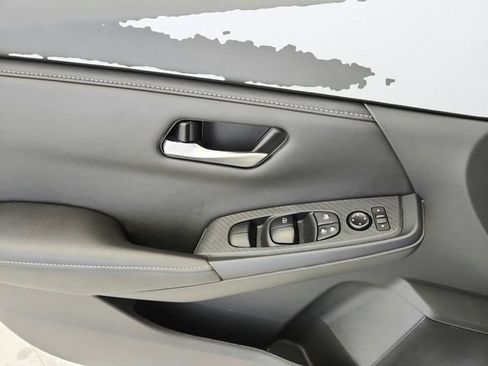 Used 2025 Nissan Sentra SV FWD image 19