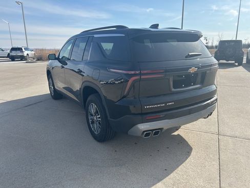 Used 2026 Chevrolet Traverse LT AWD/4WD image 3
