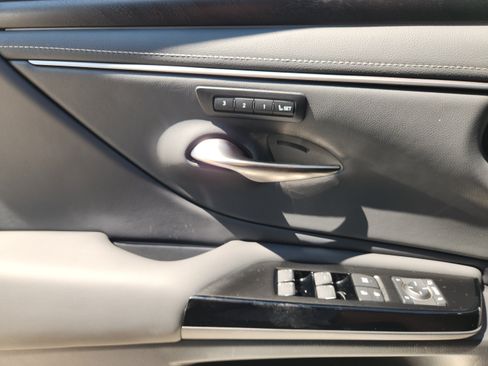 Used 2024 Lexus ES 350 w/ Technology Package FWD image 18