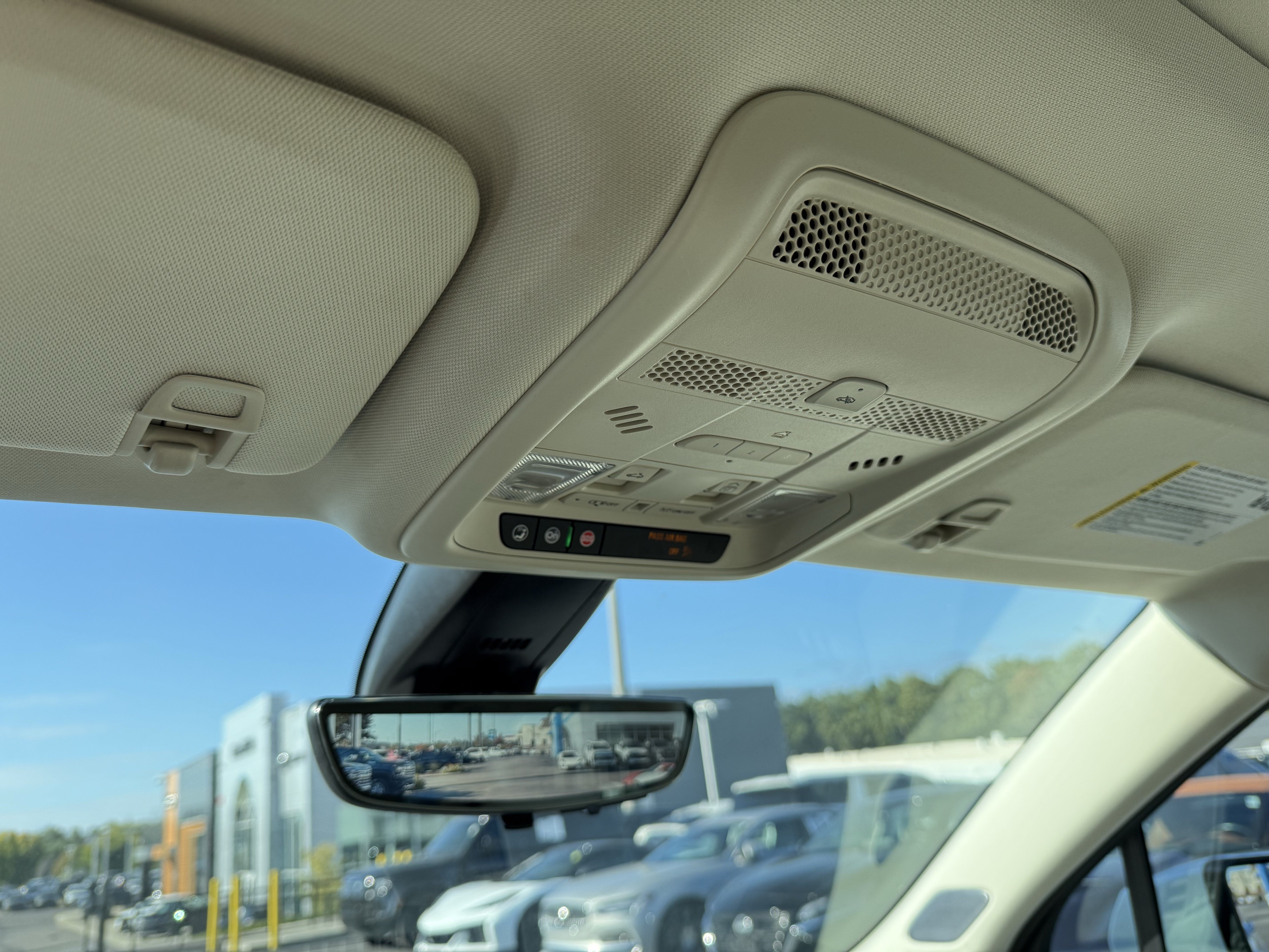 Used 2025 Cadillac XT6 Premium Luxury w/ Technology Package FWD image 28