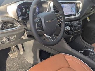 New 2026 Chrysler Pacifica Pinnacle AWD/4WD video 3