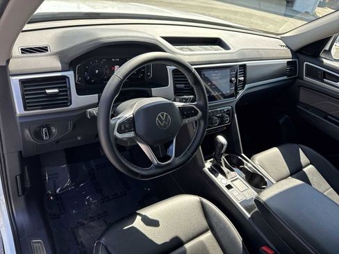 Certified 2023 Volkswagen Atlas SE w/ Panoramic Sunroof Package FWD image 10
