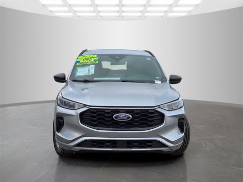 Used 2023 Ford Escape ST-Line image 2
