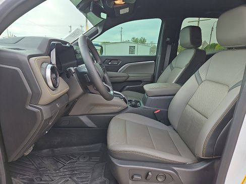 Used 2024 Chevrolet Colorado ZR2 w/ ZR2 Convenience Package III AWD/4WD image 15