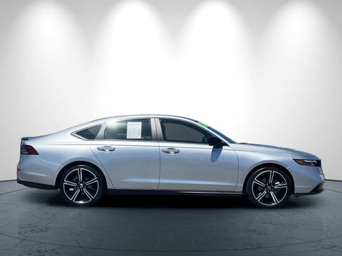 Used 2024 Honda Accord Sport image 3