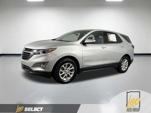 Used 2020 Chevrolet Equinox LT w/ Driver Convenience Package FWD image 2