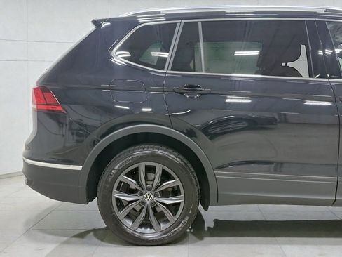 Used 2022 Volkswagen Tiguan SE image 16
