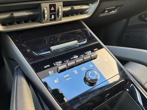 Certified 2026 Porsche Cayenne AWD/4WD image 20