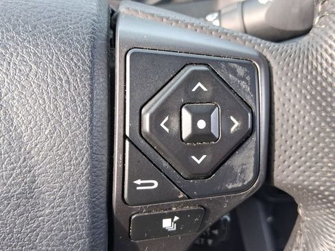 Used 2018 Toyota Tacoma TRD Sport image 27