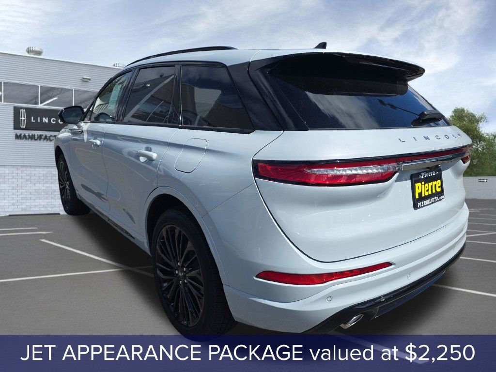 New 2025 Lincoln Corsair Grand Touring w/ Jet Appearance Package AWD/4WD image 3