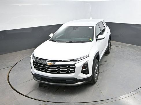 Used 2025 Chevrolet Equinox LT AWD/4WD image 31
