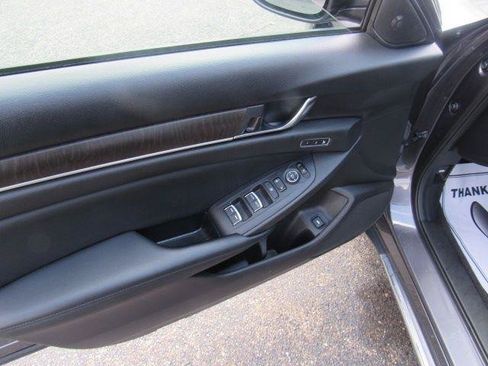 Used 2018 Honda Accord EX-L image 24