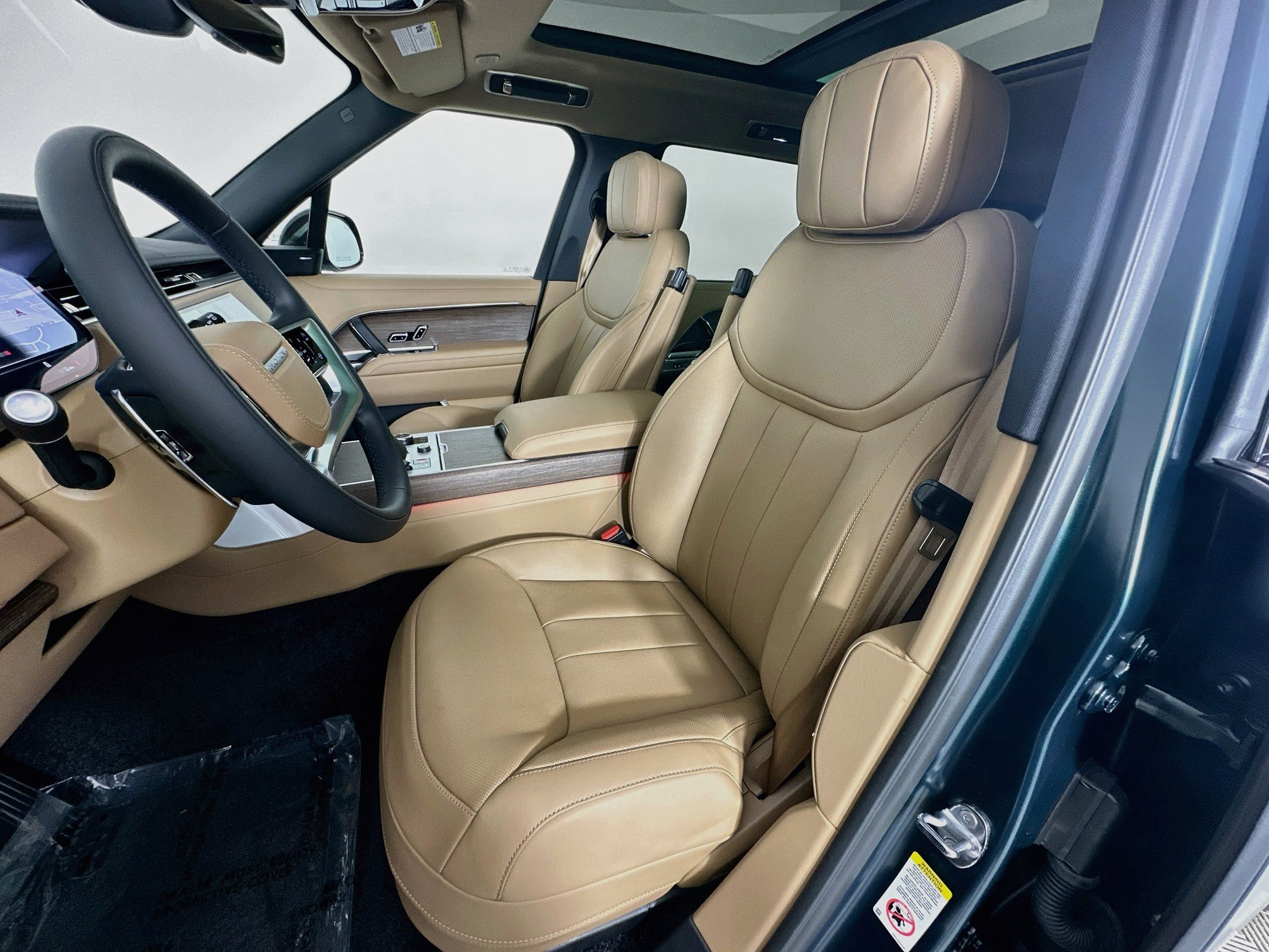 New 2027 Land Rover Range Rover Long Wheelbase SE AWD/4WD image 18