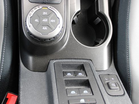 Used 2023 Ford Bronco Outer Banks w/ Sasquatch Package AWD/4WD image 21