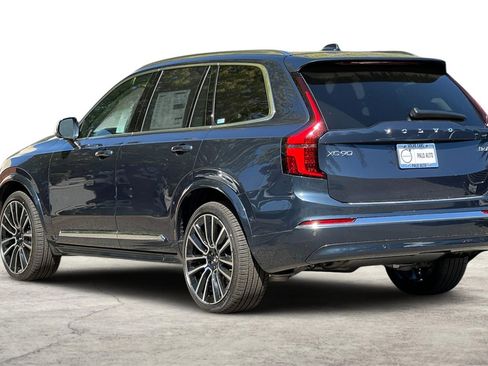 Certified 2025 Volvo XC90 B6 Ultra w/ Lounge Package image 6