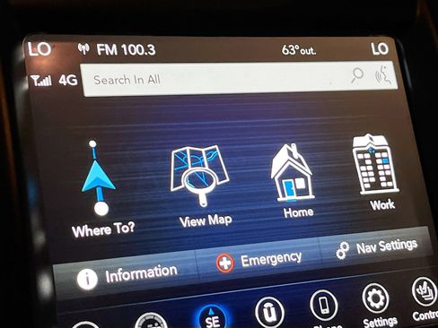 Used 2023 Chrysler 300 S w/ Comfort Group RWD image 13
