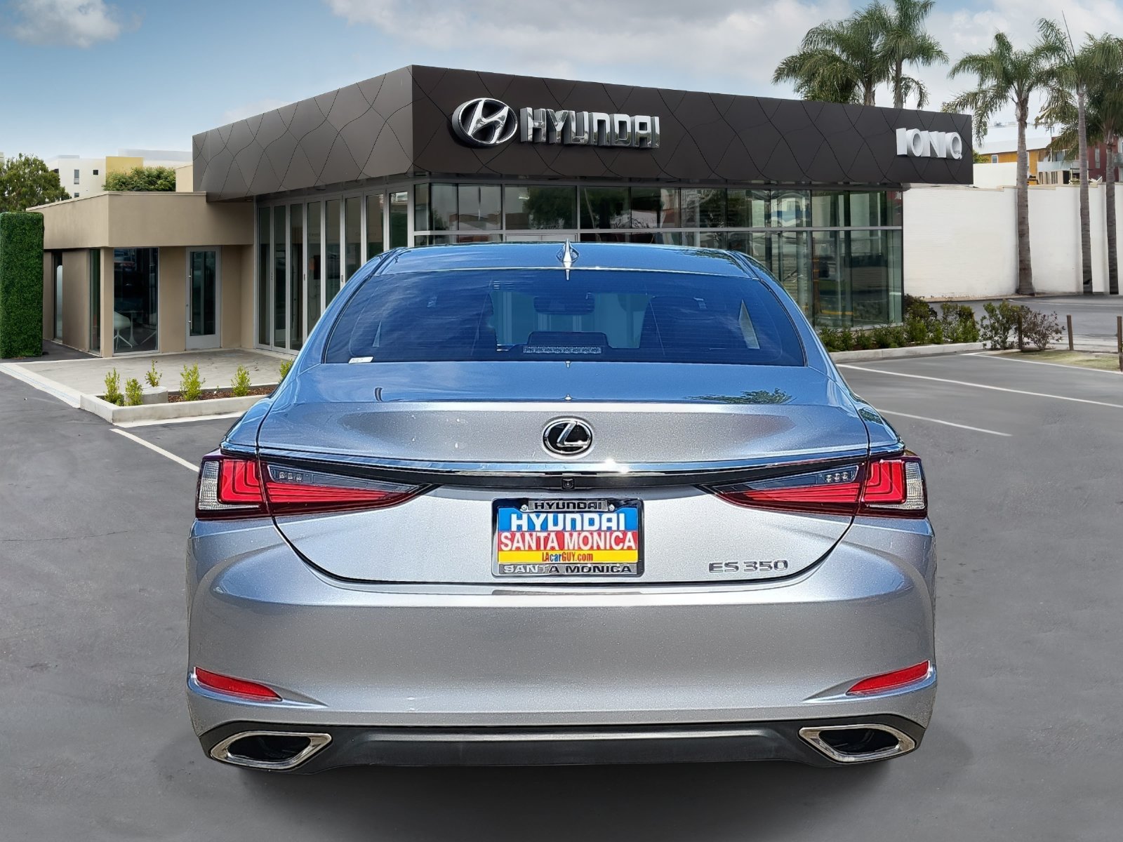 Used 2022 Lexus ES 350 w/ Accessory Package FWD image 4