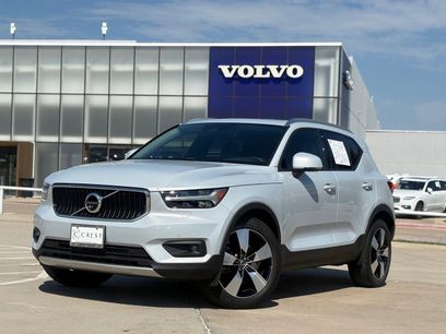 Used 2020 Volvo XC40 T5 Momentum