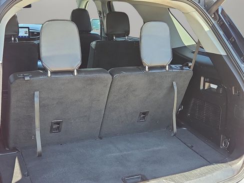 Used 2022 Ford Explorer Limited image 8