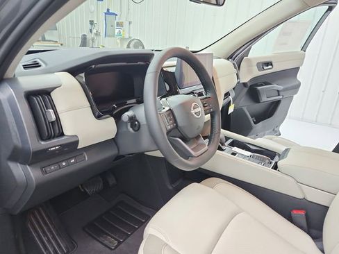 New 2026 Nissan Pathfinder SL FWD image 18