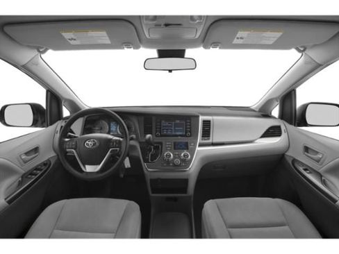 Used 2019 Toyota Sienna XLE FWD image 4