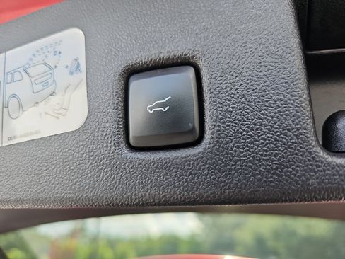 Used 2020 Ford Escape Titanium AWD/4WD image 13