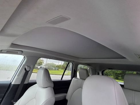 Used 2024 Toyota Grand Highlander AWD Hybrid image 8