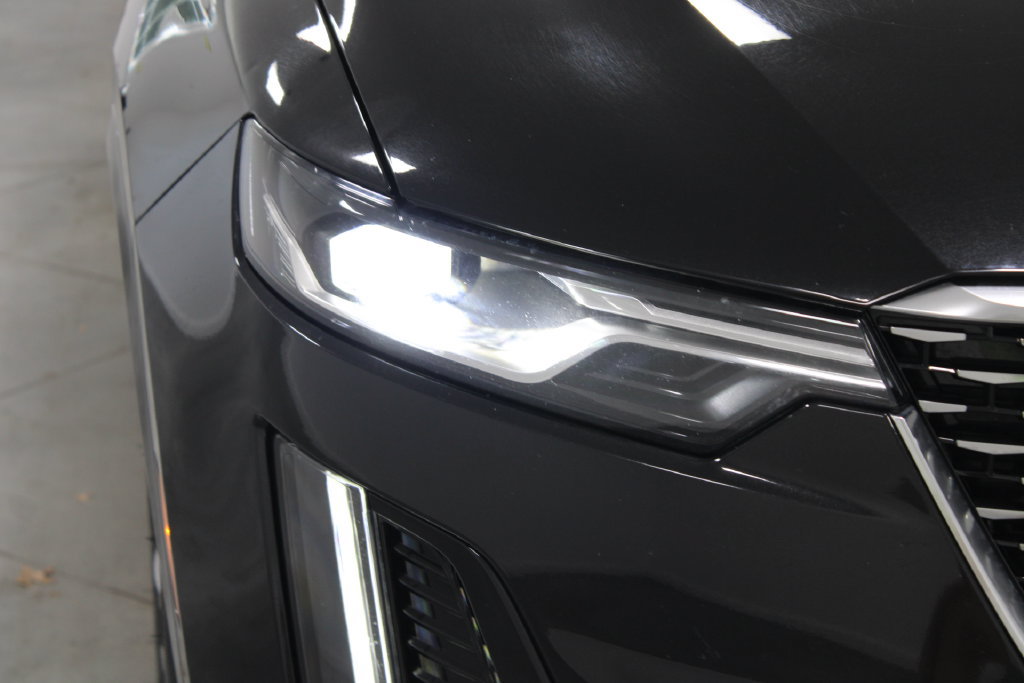Used 2024 Cadillac XT6 Premium Luxury AWD/4WD image 11