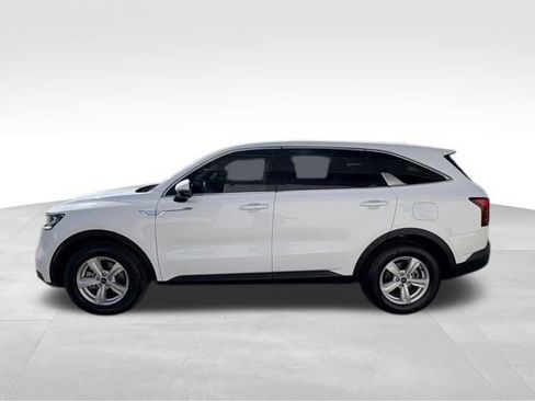 Used 2023 Kia Sorento LX image 12