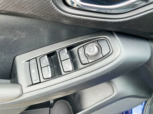 Used 2025 Subaru Crosstrek 2.5i Limited AWD/4WD image 17