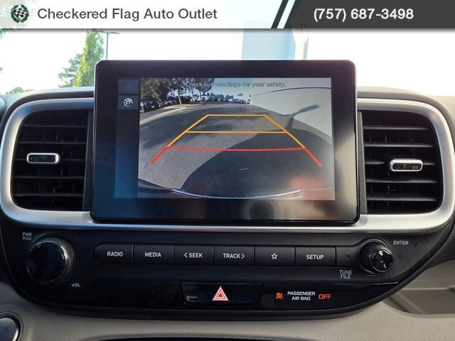 Used 2025 Hyundai Venue SEL FWD image 23
