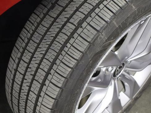 Used 2021 Toyota Avalon XLE w/ Moonroof Package FWD image 37