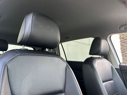 Used 2018 Volkswagen Tiguan SE w/ 18" Alloy Wheels Package image 25