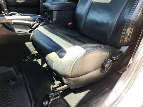Used 2018 Toyota Tacoma TRD Sport AWD/4WD image 16